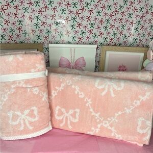 Laura Ashley Viral Pink Bow Towel Set
